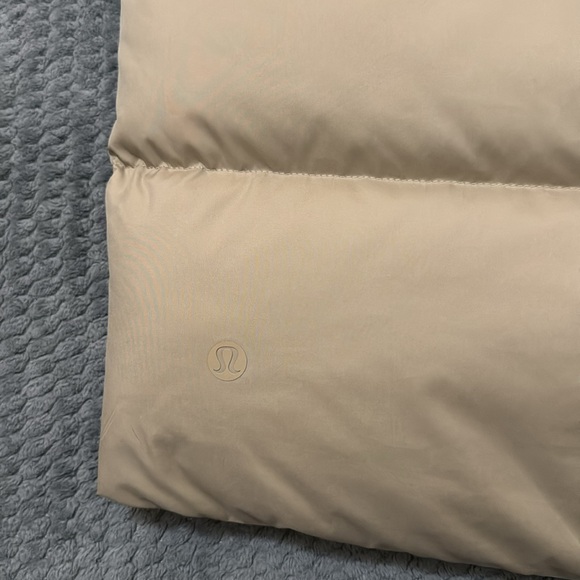 Lululemon Men’s Wunder Puff Vest - Picture 4 of 9